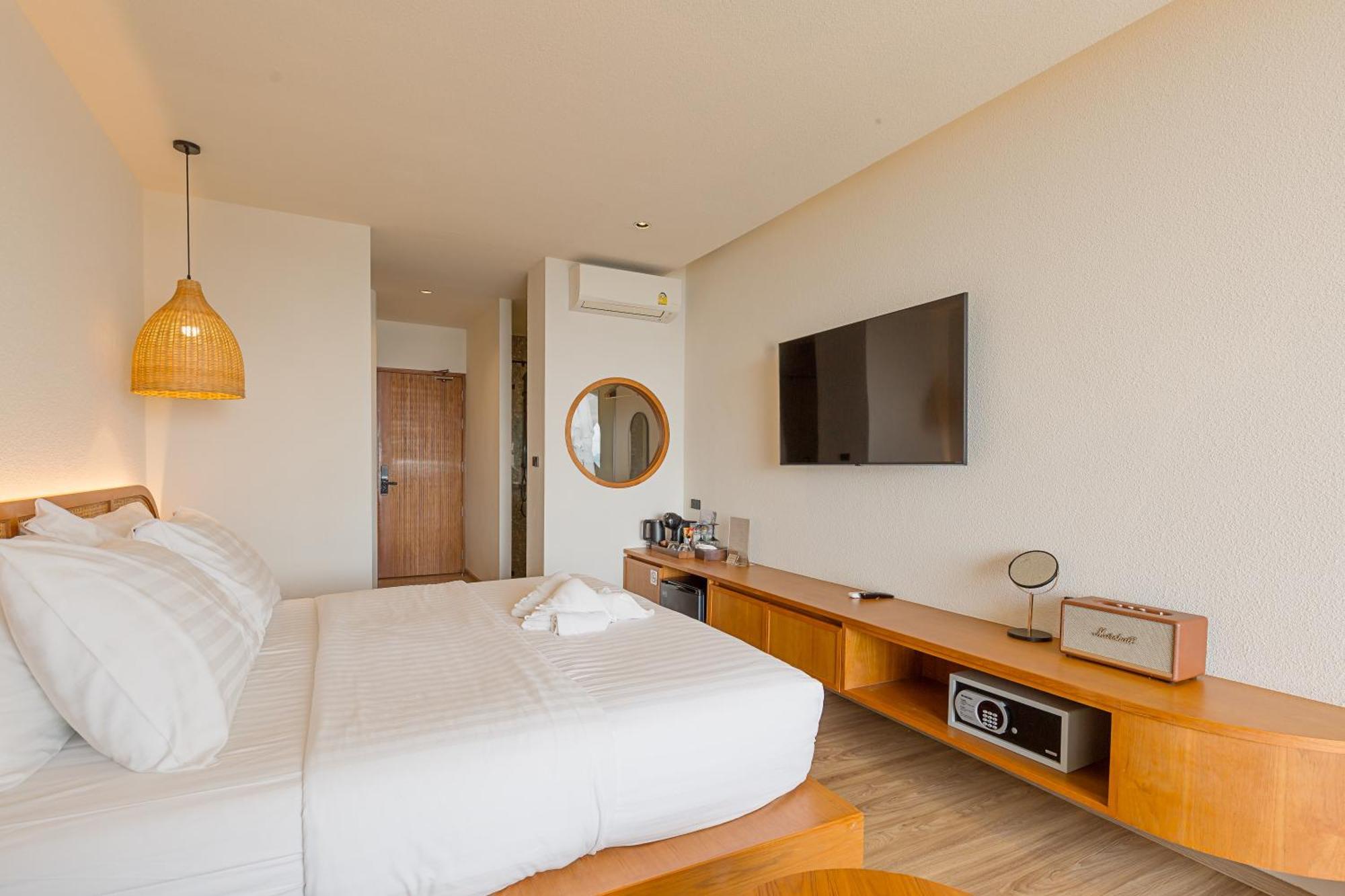 Tasana Bar And Luxury Resort Ko Lan Luaran gambar