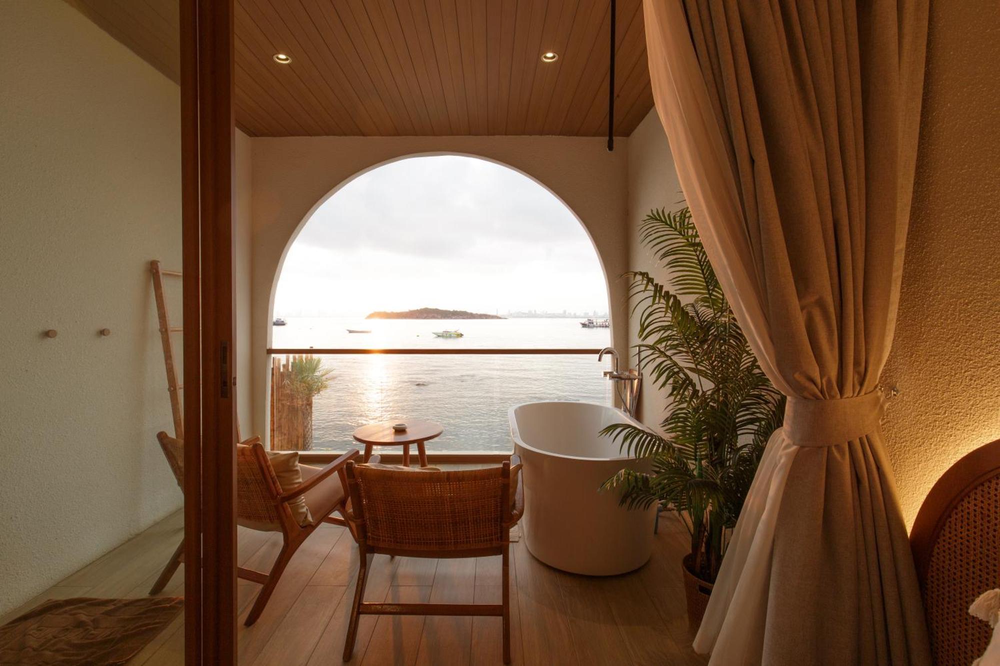 Tasana Bar And Luxury Resort Ko Lan Luaran gambar